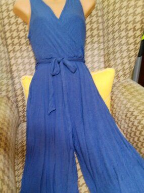 CARLY JEAN SIZE SMALL CROP LENGTH ROMPER GREAT SHAPE